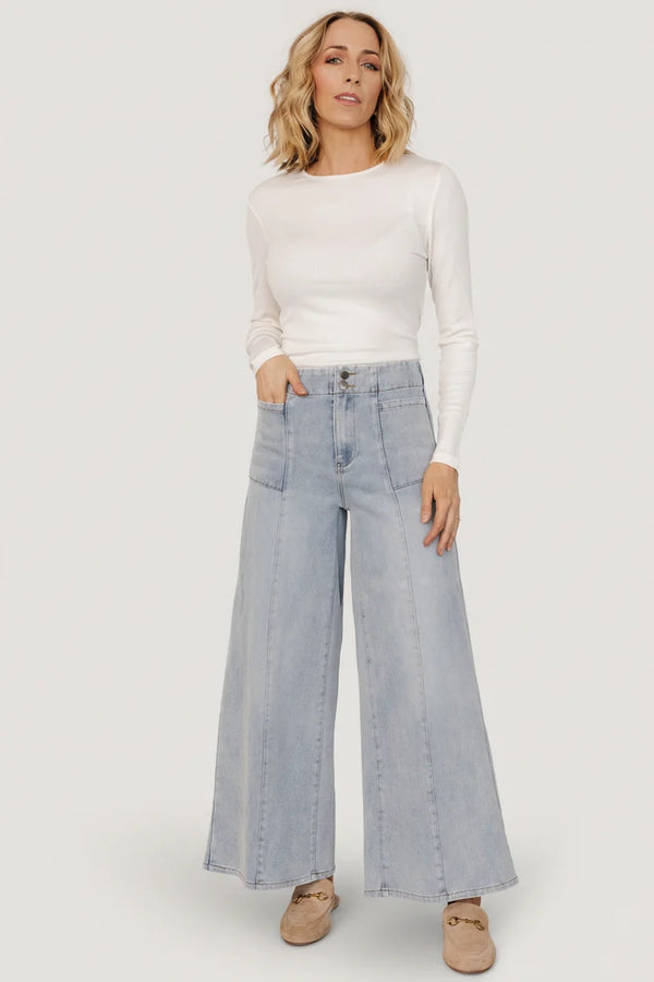Emmi Mid Rise Wide Leg Jeans | Light Wash