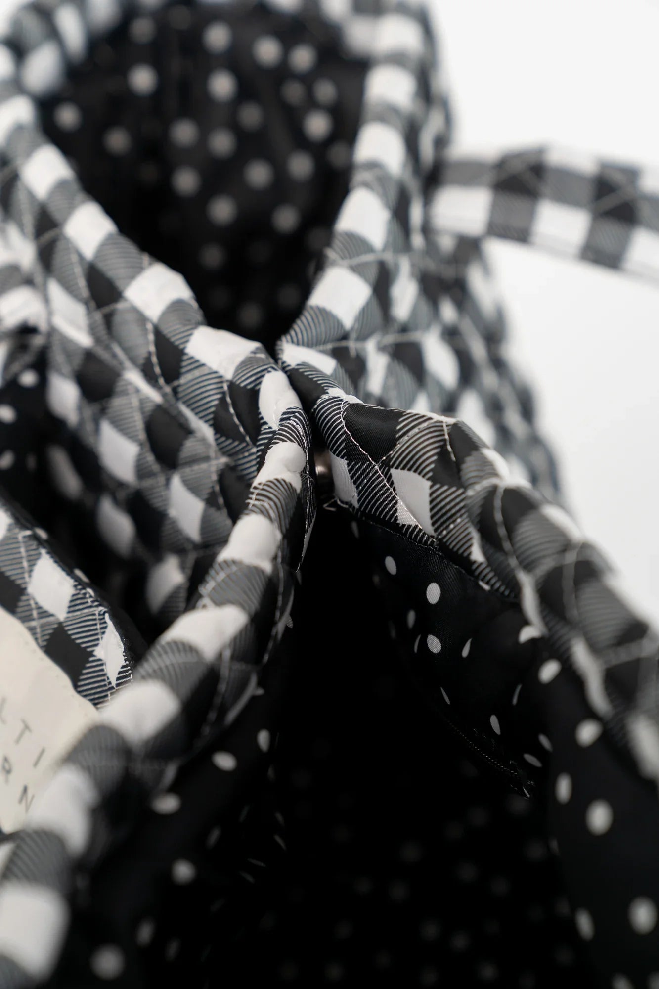 Sedona Gingham Tote Bag | Black Secondary image