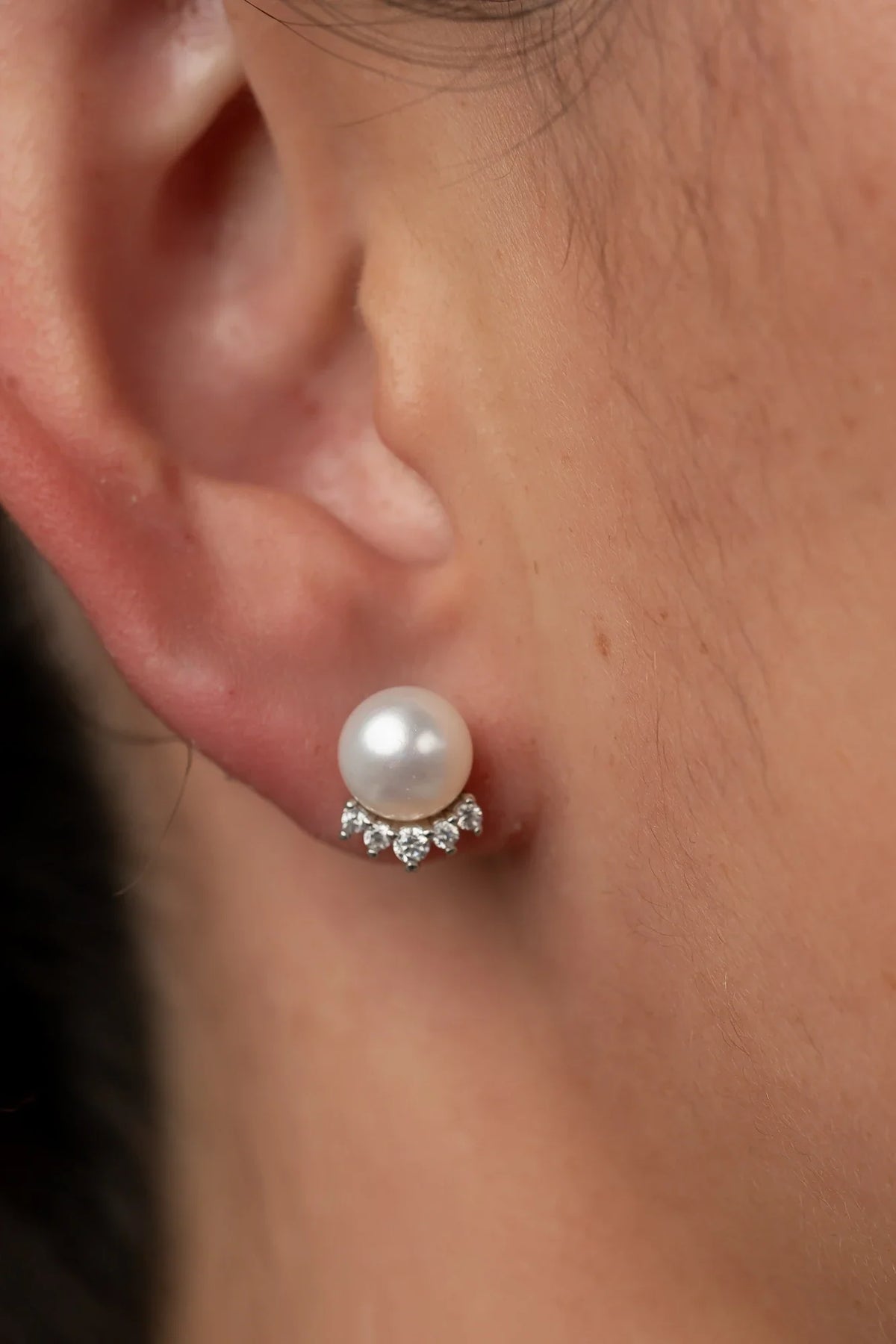 Livvy Pearl Stud Earrings | Silver
