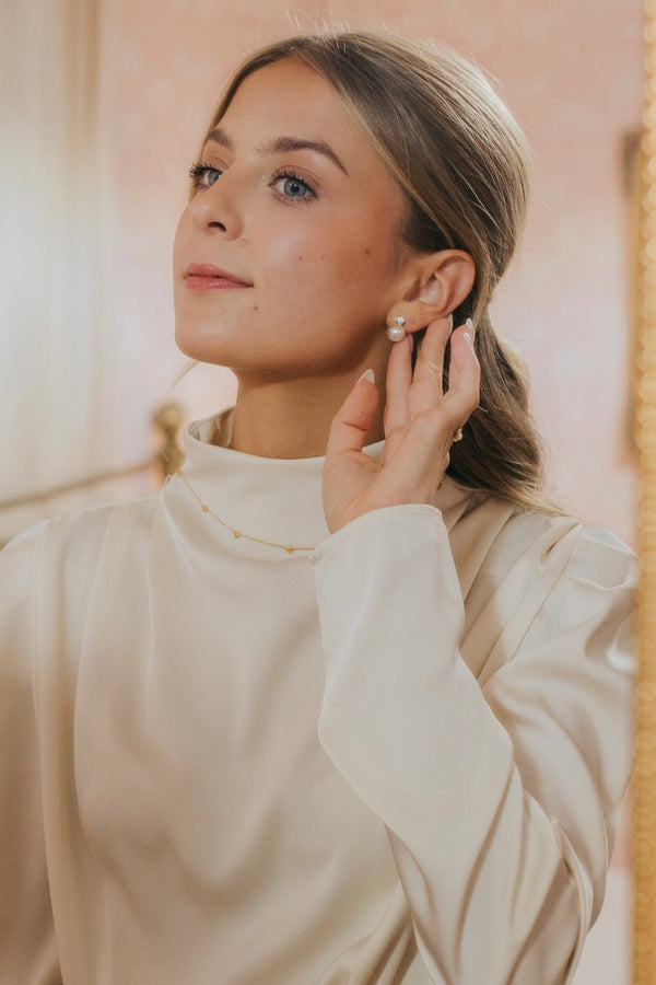 The Molly Pearl Studs in Silver