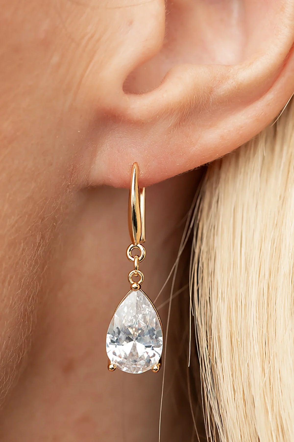 Aira Teardrop Earrings | Gold