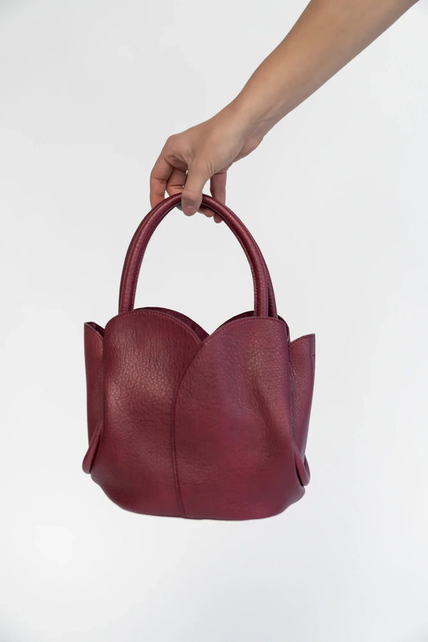 Beloved Tulip Tote Bag | Wine