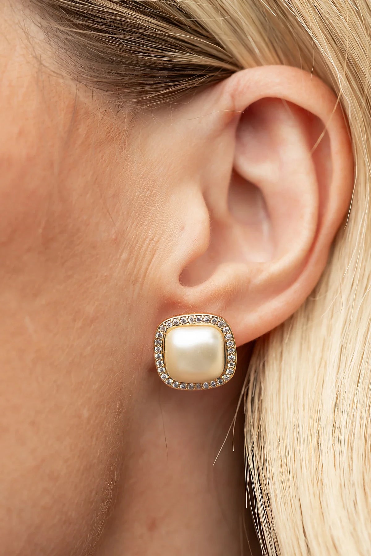Elianna Pearl Stud Earring | Gold
