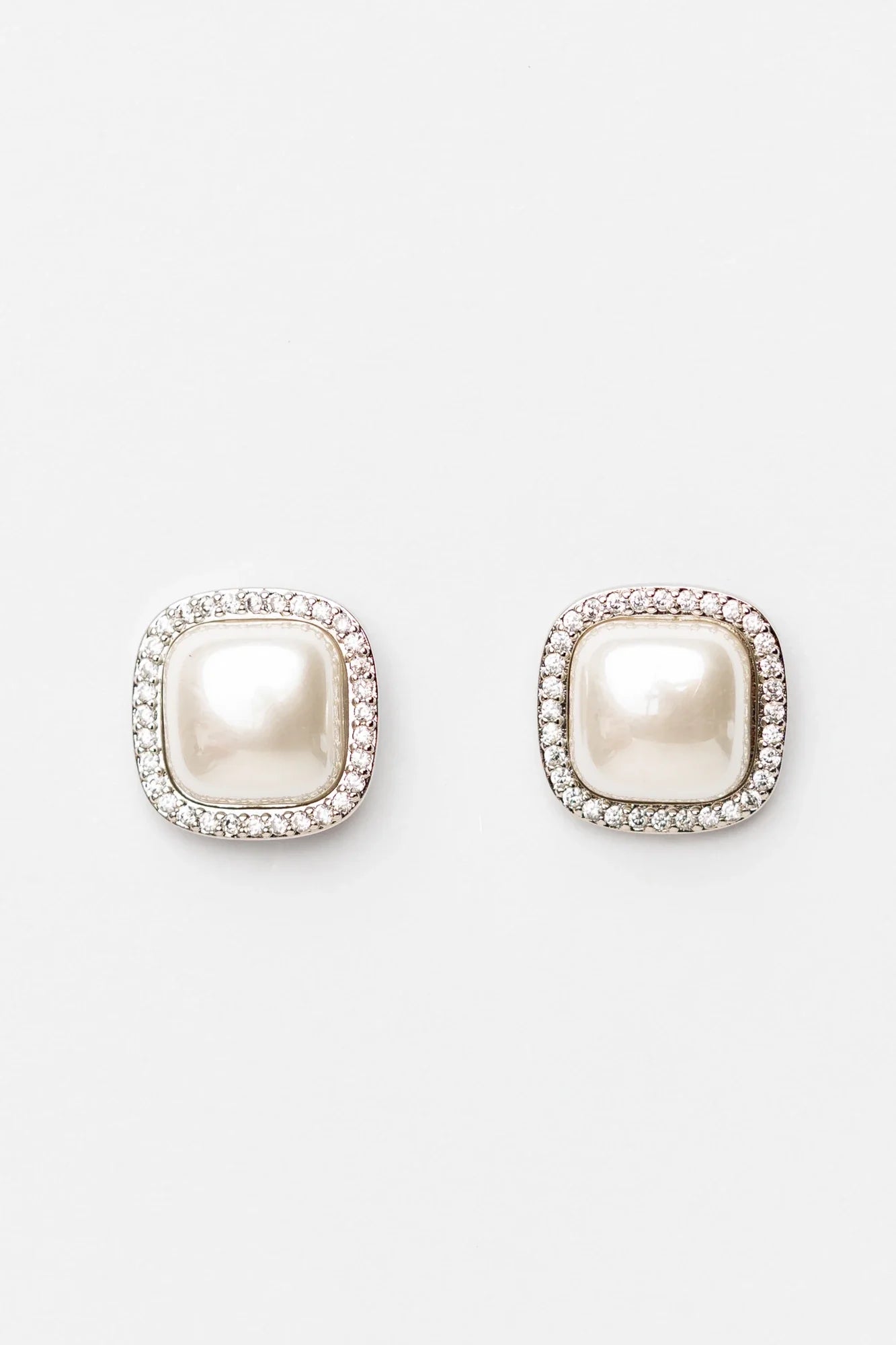 Elianna Pearl Stud Earring | Silver Secondary image