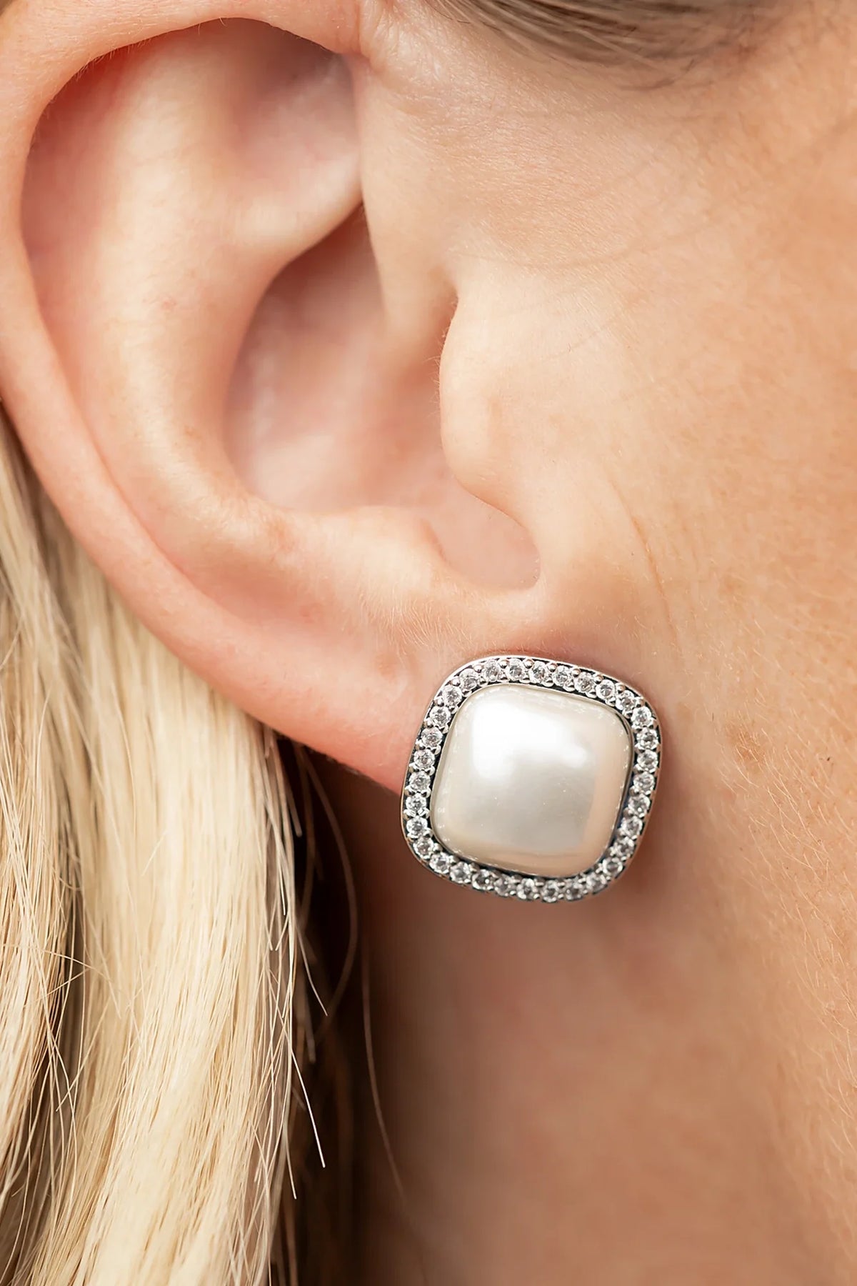 Elianna Pearl Stud Earring | Silver