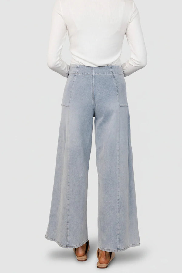 Emmi Mid Rise Wide Leg Jeans | Light Wash