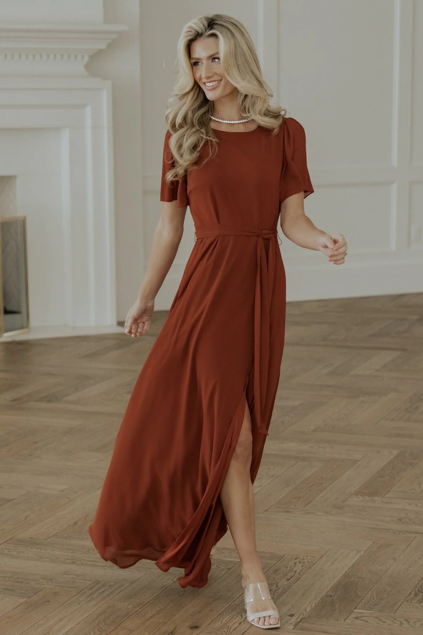 Naomi Short Sleeve Maxi Dress | Cinnamon Secondary image