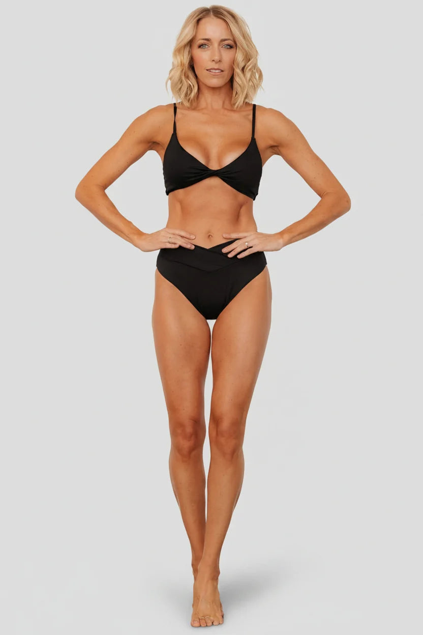 Paros Twist Bikini Top | Black Main image