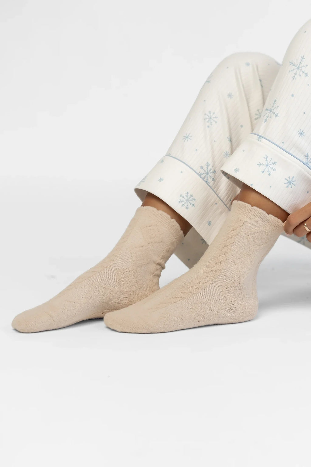 Sterling Cozy Cable Knit Socks | Oatmeal