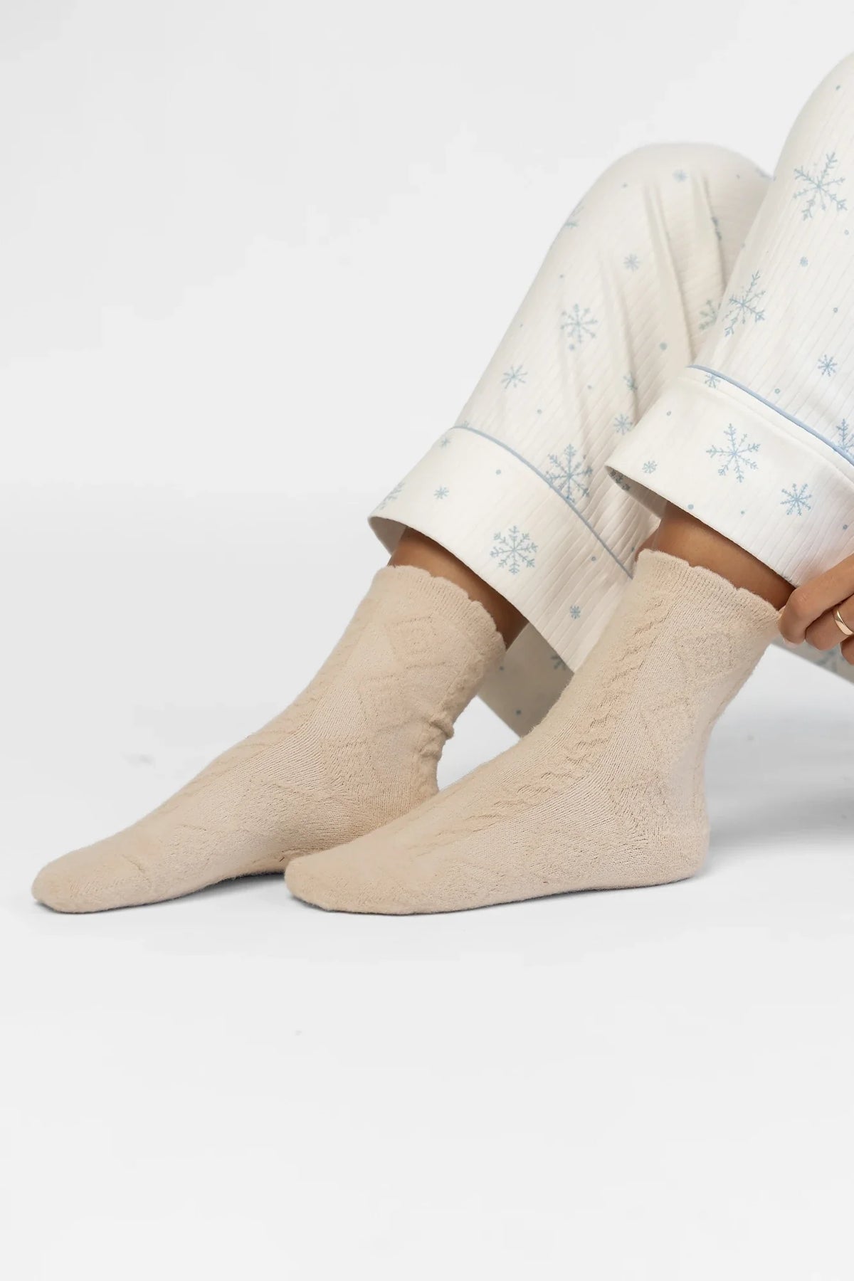 Sterling Cozy Cable Knit Socks | Oatmeal